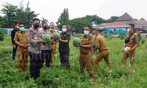Inspektur Jenderal Polisi (Irjen Pol) Hendro Sugiatno melakukan kunjungan kerja (kunker) ke Kabupaten Lampung Selatan, Senin siang,5 April 2021.